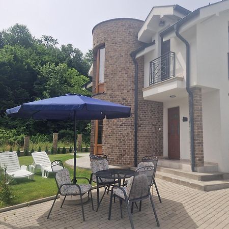 Crown House Aparthotel Vrnjačka Banja Buitenkant foto