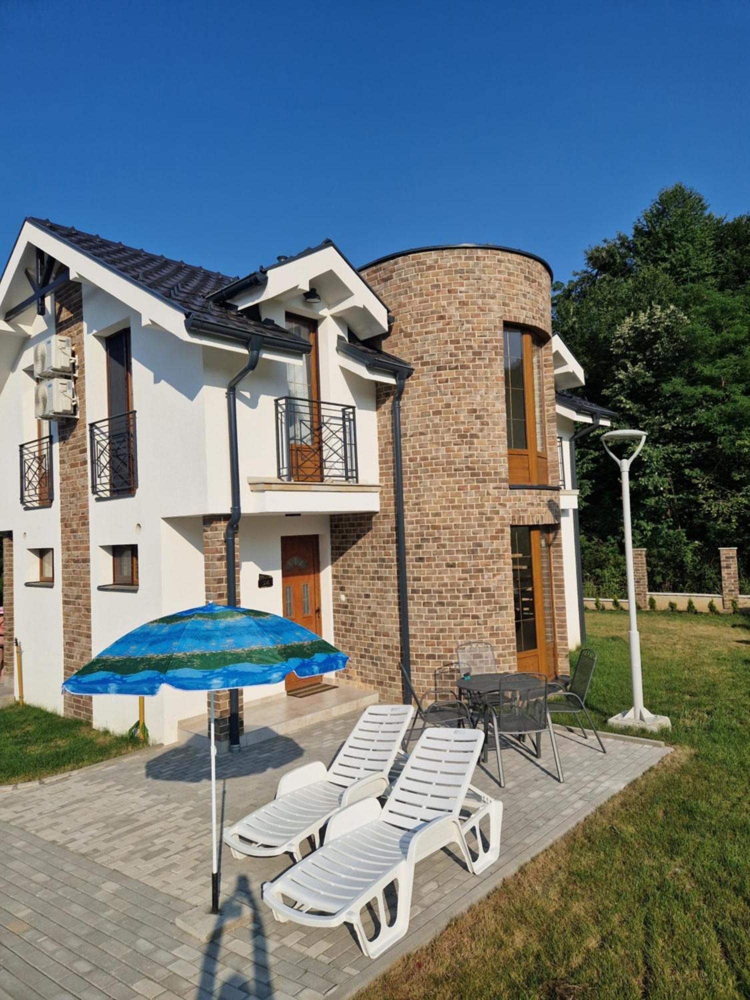 Crown House Aparthotel Vrnjačka Banja Buitenkant foto