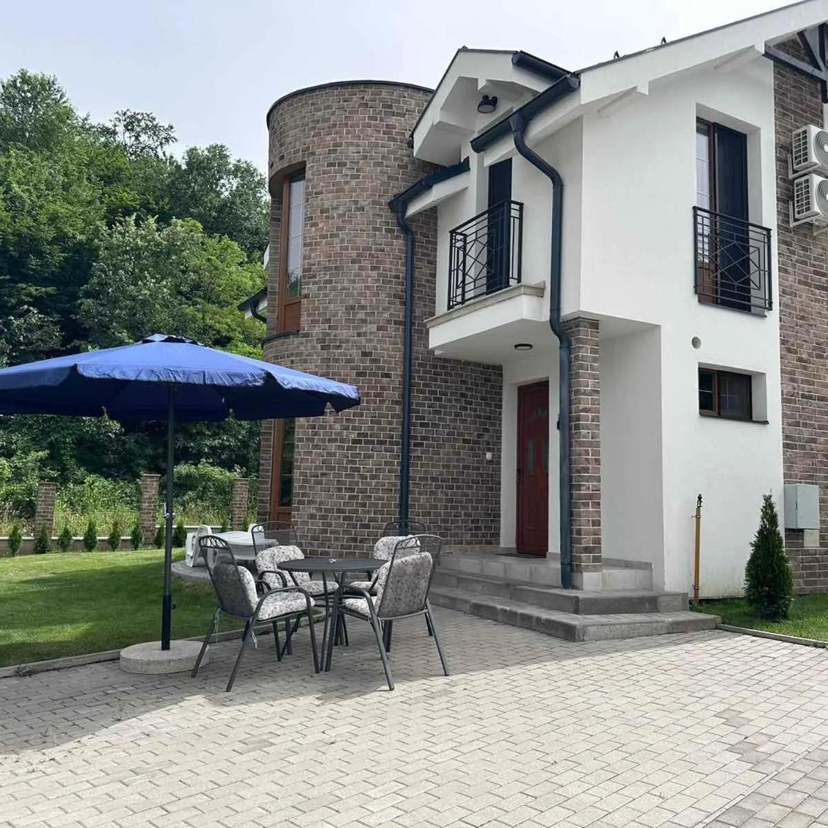 Crown House Aparthotel Vrnjačka Banja Buitenkant foto