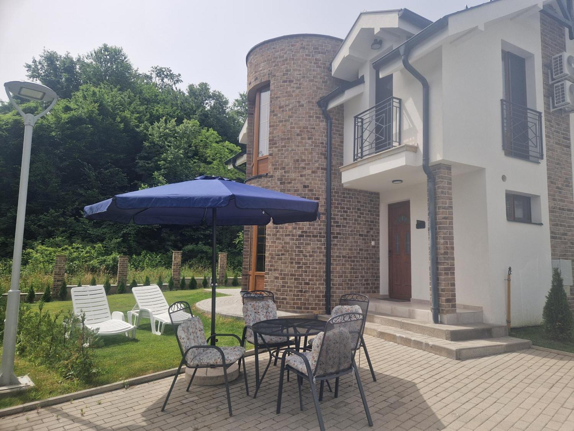 Crown House Aparthotel Vrnjačka Banja Buitenkant foto